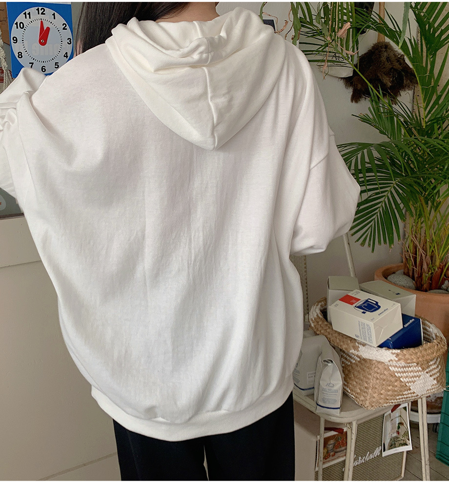 RIRINCO テディベア刺繍付きフードTシャツ