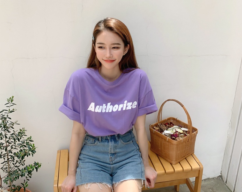 韓国 AuthorizeプリントTシャツ