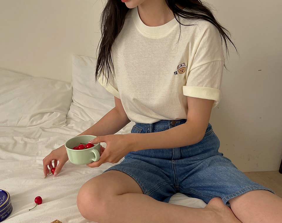 韓国 1997ベア―刺繍半袖Tシャツ