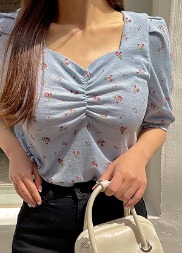 韓国 ハートネック小花柄リネンTシャツ